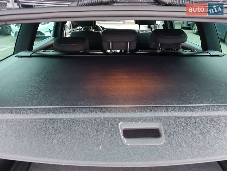 Универсал Volkswagen Passat 2019 в Киеве фото 32 Универсал Volkswagen Passat 2019 в Киеве