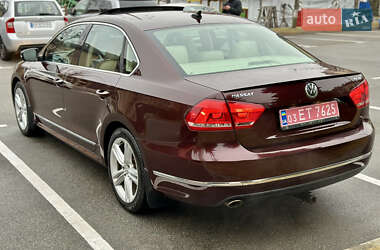 Седан Volkswagen Passat 2013 в Киеве