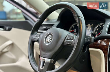 Седан Volkswagen Passat 2013 в Киеве