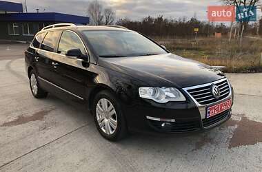 Універсал Volkswagen Passat 2009 в Житомирі