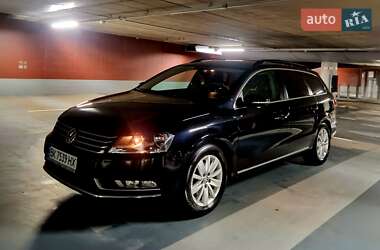 Універсал Volkswagen Passat 2012 в Сарнах