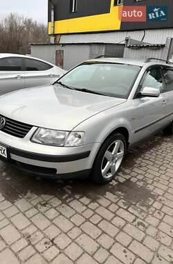 Універсал Volkswagen Passat 1999 в Харкові