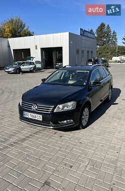 Універсал Volkswagen Passat 2012 в Тернополі