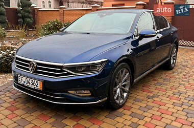 Седан Volkswagen Passat 2019 в Мукачевому