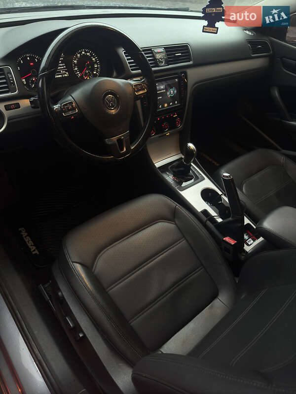 Седан Volkswagen Passat 2013 в Кривом Роге