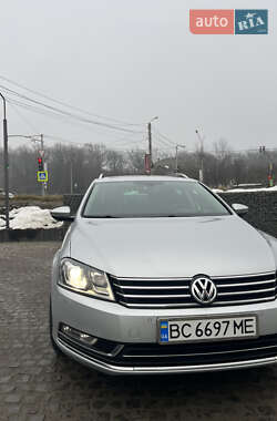 Універсал Volkswagen Passat 2011 в Львові