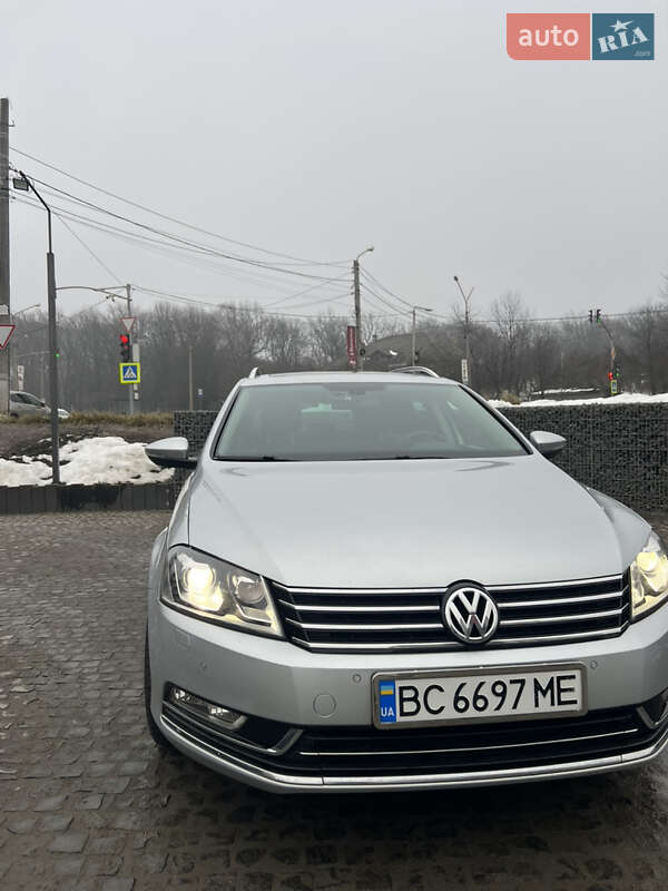 Універсал Volkswagen Passat 2011 в Львові