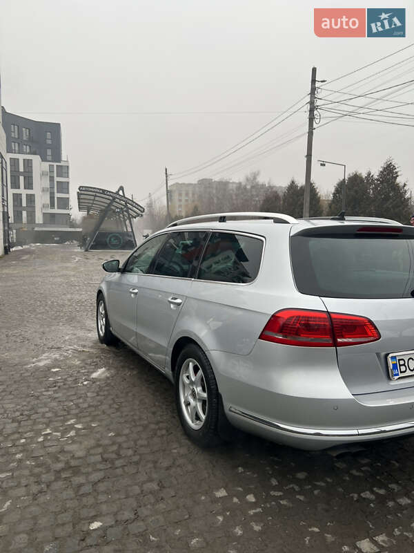Універсал Volkswagen Passat 2011 в Львові