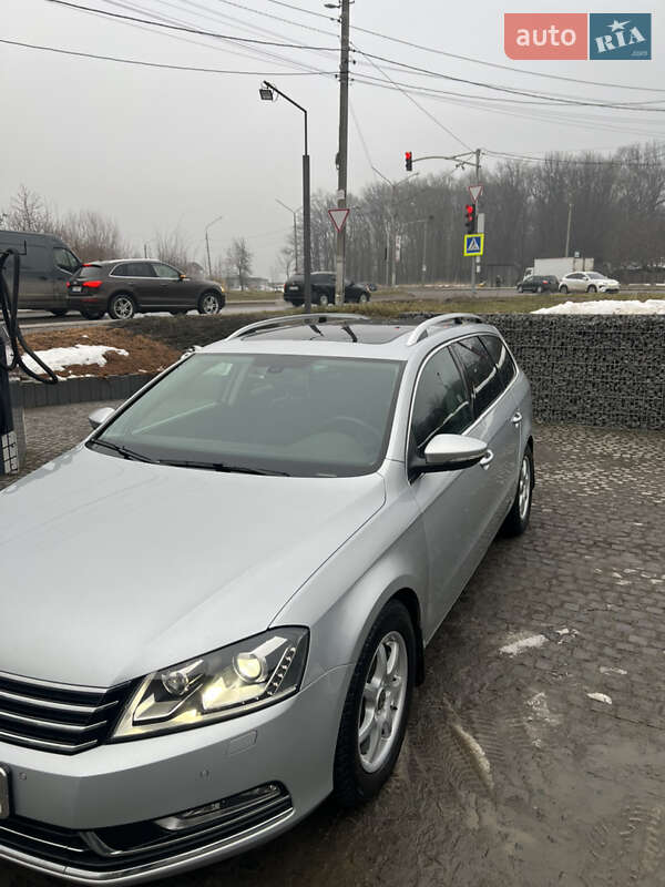 Універсал Volkswagen Passat 2011 в Львові