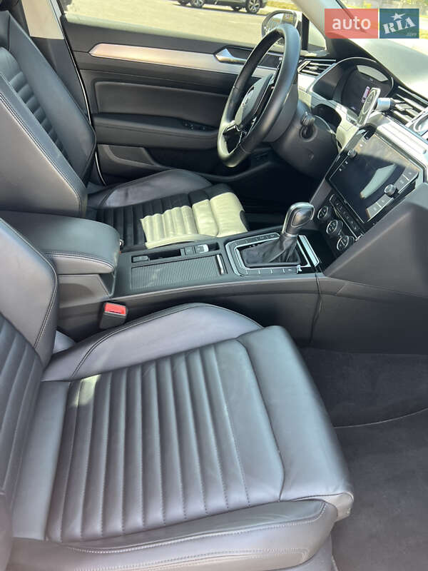 Універсал Volkswagen Passat 2019 в Рівному