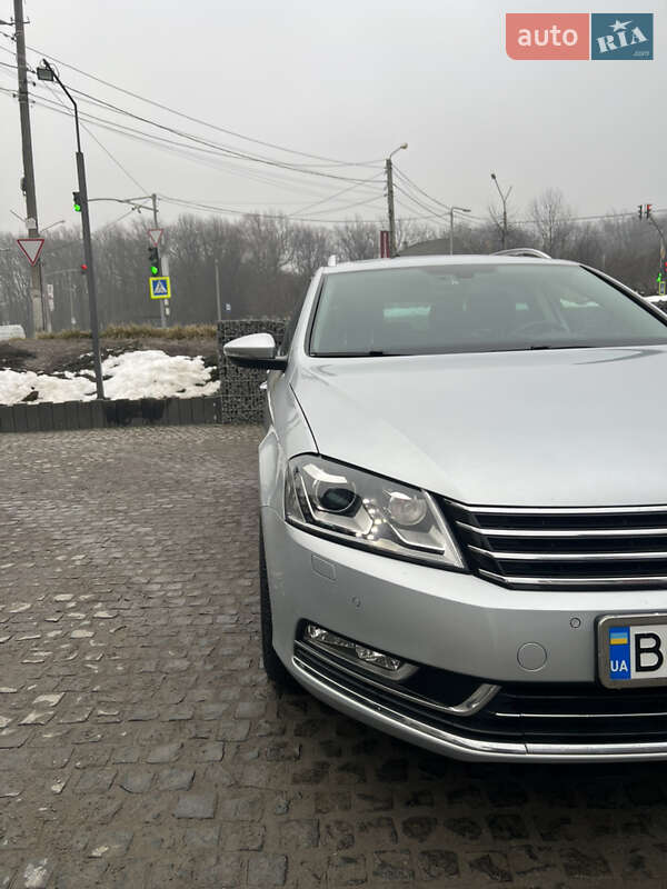 Універсал Volkswagen Passat 2011 в Львові