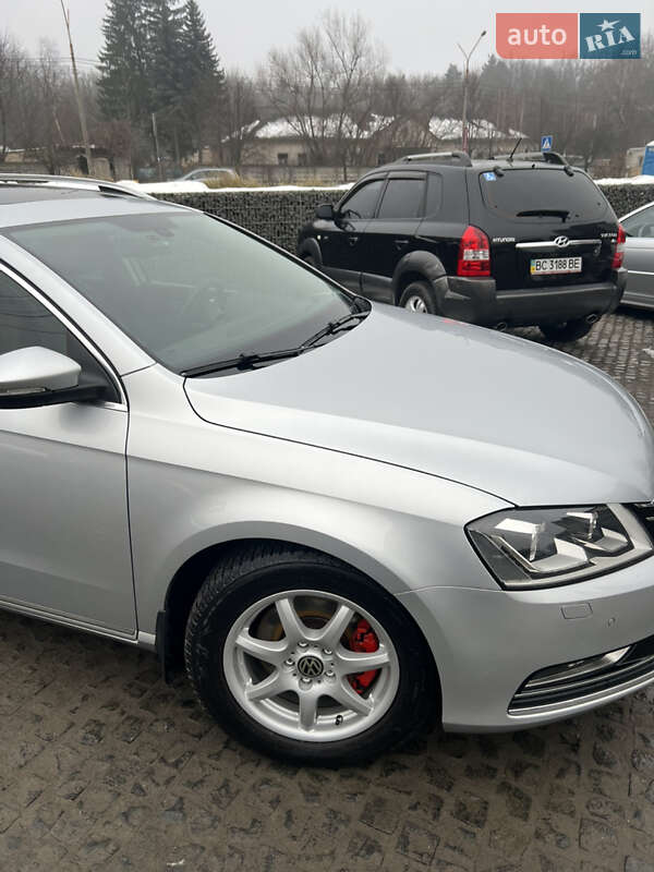 Універсал Volkswagen Passat 2011 в Львові