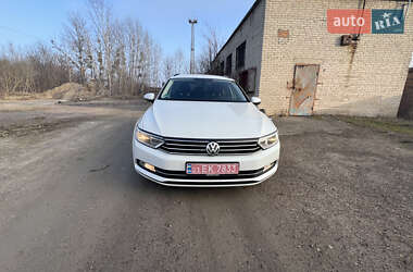 Универсал Volkswagen Passat 2017 в Нововолынске