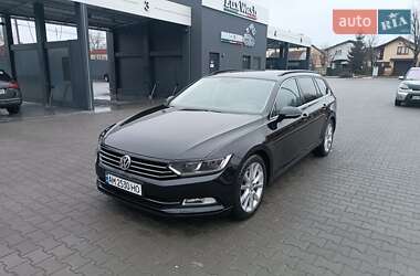 Універсал Volkswagen Passat 2015 в Житомирі