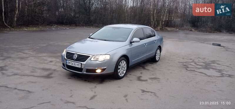 Седан Volkswagen Passat 2010 в Звягеле