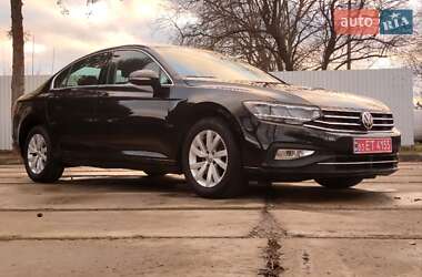 Седан Volkswagen Passat 2020 в Стрые