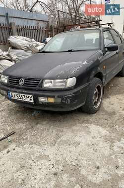 Седан Volkswagen Passat 1994 в Вишгороді