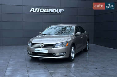 Седан Volkswagen Passat 2014 в Одессе