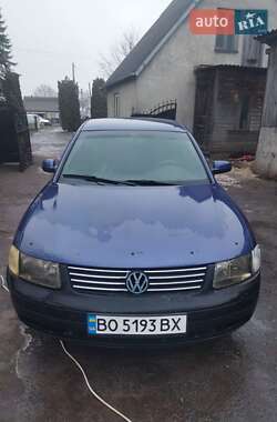 Седан Volkswagen Passat 1999 в Кременці