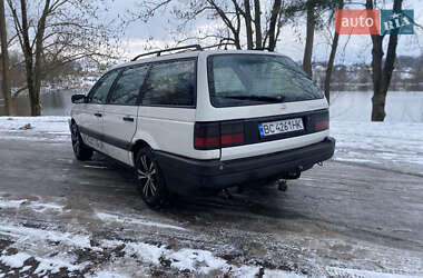 Універсал Volkswagen Passat 1988 в Стрию