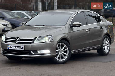 Седан Volkswagen Passat 2013 в Києві