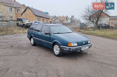 Універсал Volkswagen Passat 1990 в Жмеринці