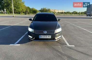 Універсал Volkswagen Passat 2012 в Кропивницькому