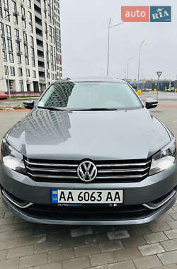 Седан Volkswagen Passat 2013 в Києві