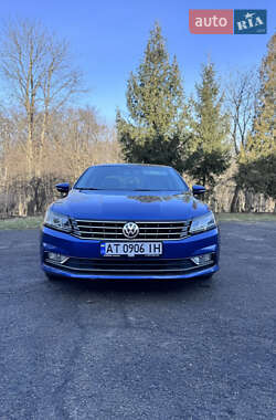 Седан Volkswagen Passat 2016 в Ивано-Франковске