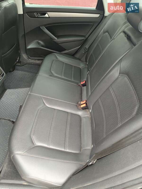 Седан Volkswagen Passat 2014 в Одессе