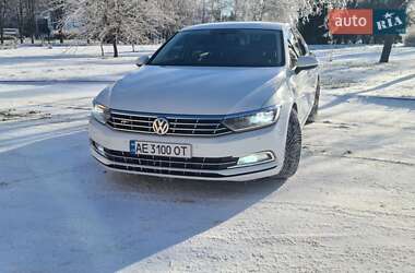 Седан Volkswagen Passat 2015 в 