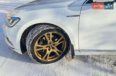 Седан Volkswagen Passat 2015 в 