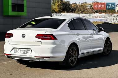 Седан Volkswagen Passat 2015 в 