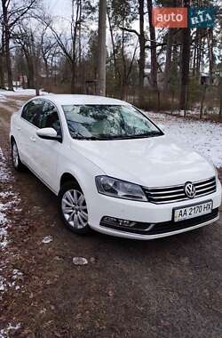 Седан Volkswagen Passat 2013 в Киеве