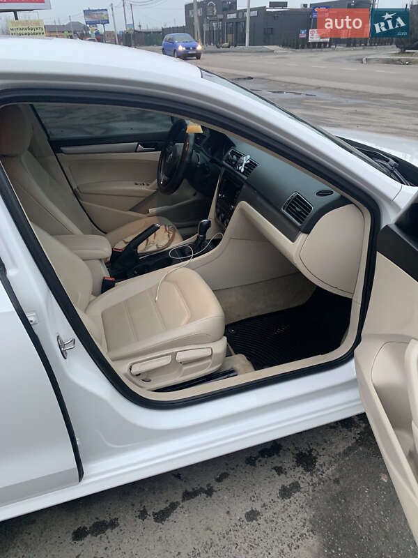 Седан Volkswagen Passat 2015 в Києві
