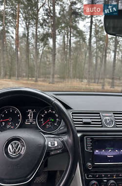 Седан Volkswagen Passat 2016 в Киеве