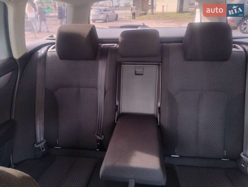 Универсал Volkswagen Passat 2011 в Львове