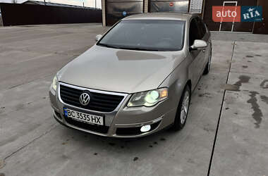 Седан Volkswagen Passat 2005 в Ходореві