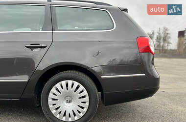 Универсал Volkswagen Passat 2006 в Киеве