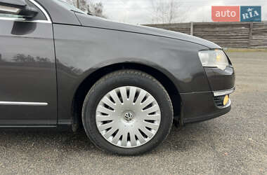 Универсал Volkswagen Passat 2006 в Киеве