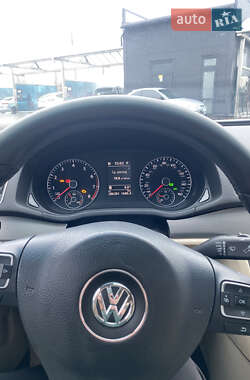 Седан Volkswagen Passat 2013 в Николаеве