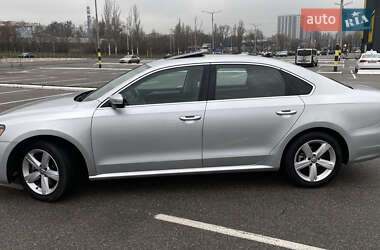 Седан Volkswagen Passat 2012 в Києві