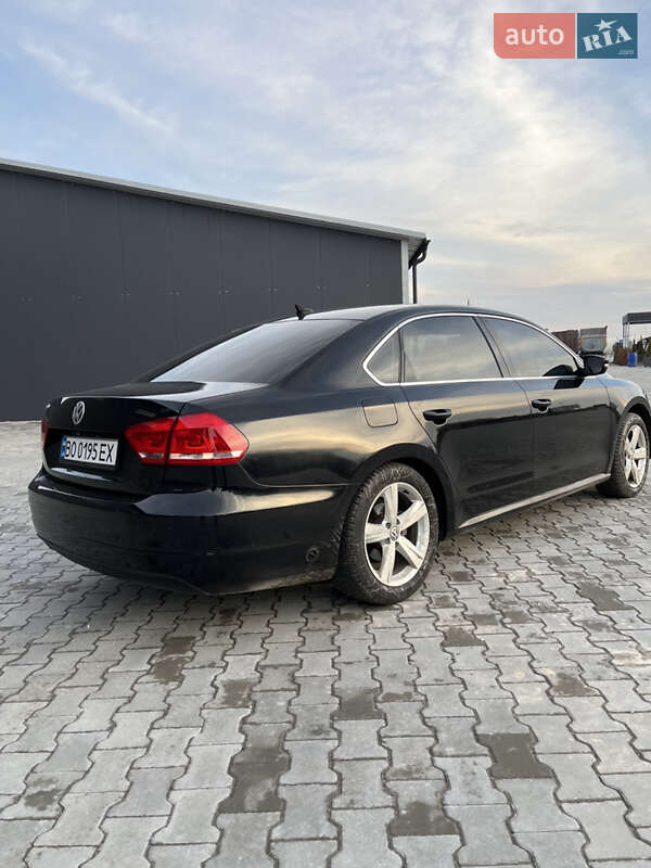 Седан Volkswagen Passat 2012 в Тернополі