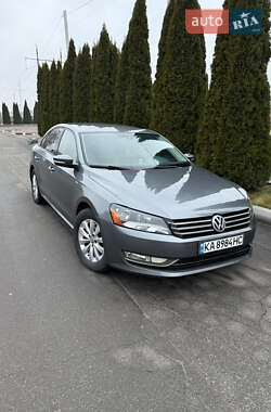 Седан Volkswagen Passat 2014 в Києві