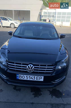 Седан Volkswagen Passat 2014 в Тернополі