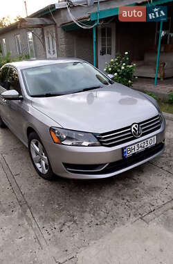 Седан Volkswagen Passat 2012 в Одесі