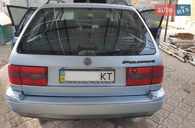 Универсал Volkswagen Passat 1996 в 