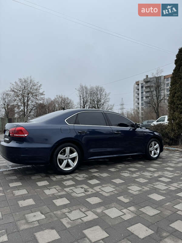 Седан Volkswagen Passat 2015 в Хмельницькому
