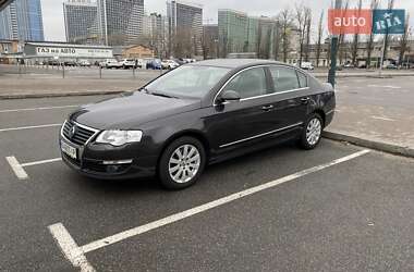 Седан Volkswagen Passat 2010 в Києві