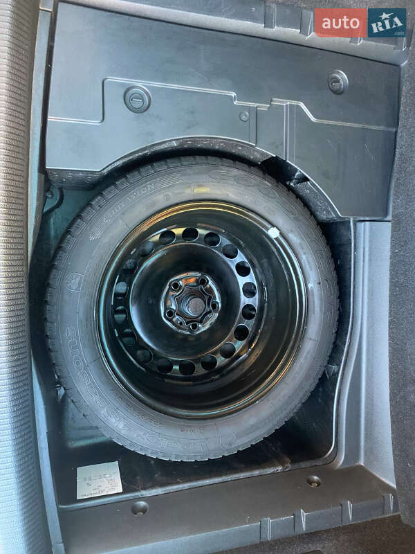 Універсал Volkswagen Passat 2013 в Костопілі